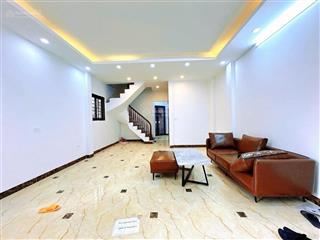 15 tỷ  nhà đẹp hoàng quốc việt 40m*6t mt4.5m lô góc, gara ô tô, thang máy, mặt ngõ kinh doanh