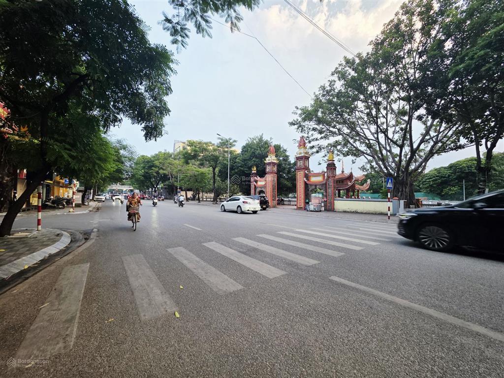 20 tỷ mảnh đất vàng xuân la 80m mt5.5m vỉa hè rộng đường 4 làn xe, ô tô dừng tránh đỗ, kinh doanh