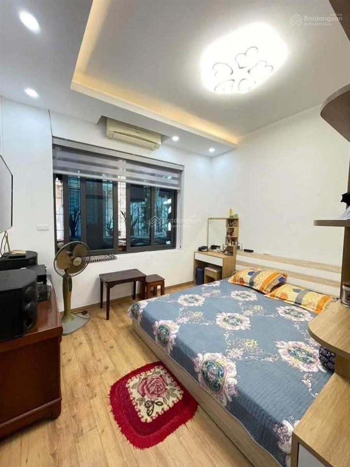Nhà đẹp lạc long quân 62m*5t, mt 4m, 11 tỷ ngõ thông, 50m ô tô, thang máy, 2 thoáng, giá đầu tư
