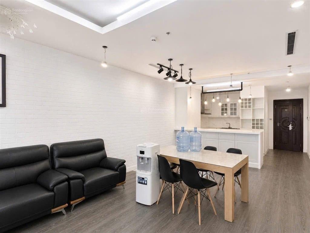 Bán căn góc royal city 85m2 giá 8.2 tỷ, 2ngủ 2 wc tầng trung