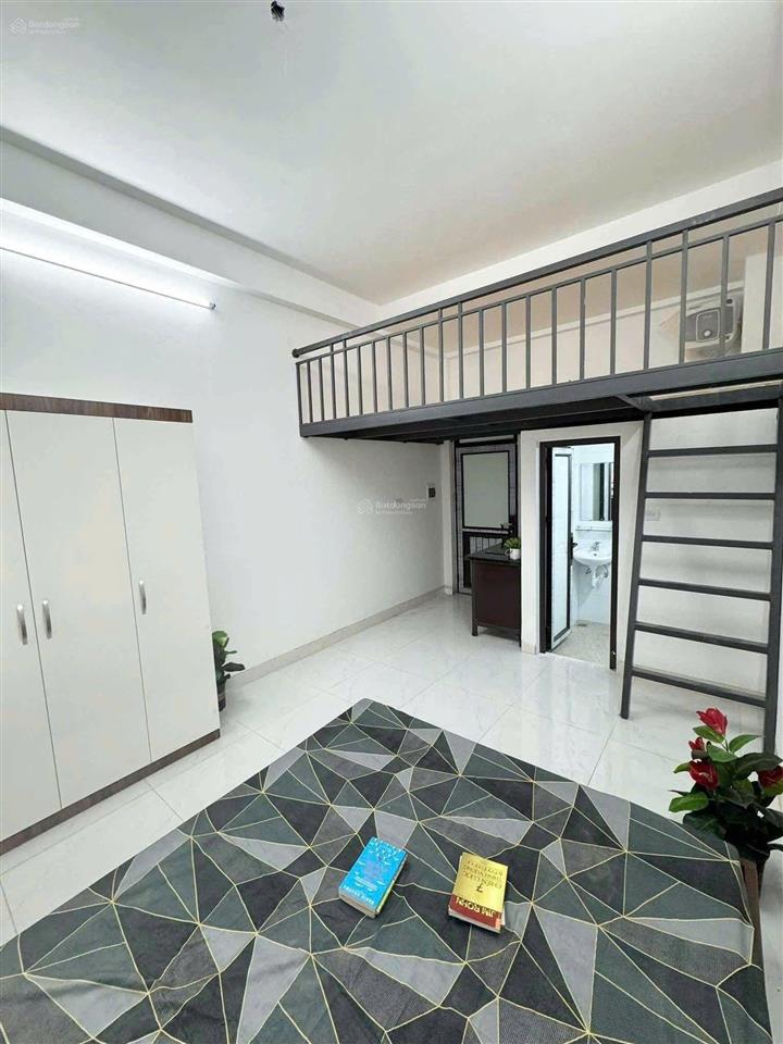 Ccmn đh kinh công, bách khoa, kt quốc dân 25m2 gác lửng, mới 100%, ban công chỉ 4.3tr