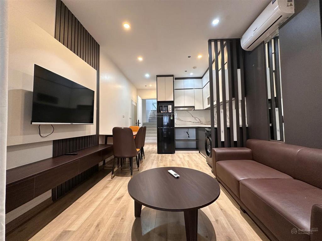 Ccmn apartment 3 phòng ngủ  view hồ tây 140m giá 15tr (tầng 9, lò nướng, máy giặt, bồn tắm)