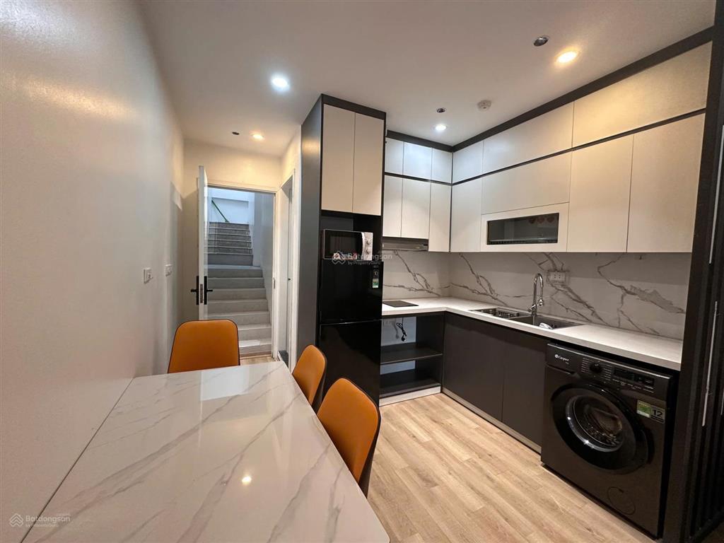 Ccmn apartment 3 phòng ngủ  view hồ tây 140m giá 15tr (tầng 9, lò nướng, máy giặt, bồn tắm)
