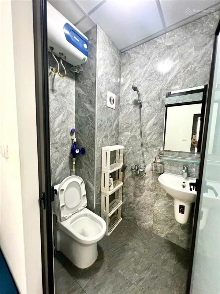 Ccmn cao cấp hv ngân hàng thái hà giá 5,7tr 35m2 có ban công máy giặt