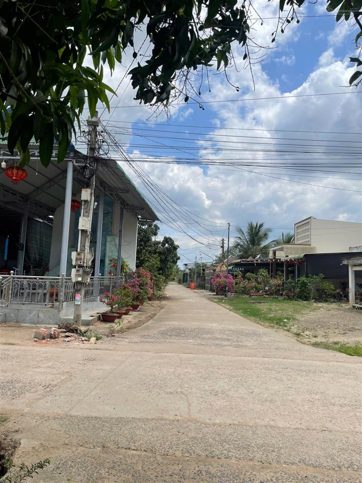 Bán đất tại ấp xuân tâm 1 ngan 10m dài 31m full thổ cư khu dân cư ,đường be tông thông thoáng