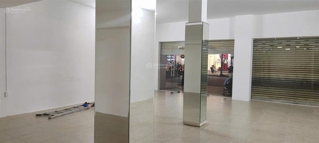Bán nhà ngang 8 mặt tiền nguyễn trãi , phường 2, quận 5, thành phố hồ chí minh.