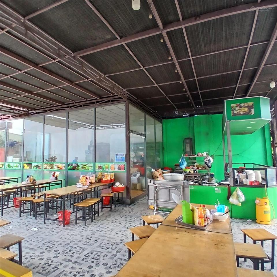 27 tỷ 300 thương lượng, đất + nhà, diện tích  100m2 thổ cư + 600 m2 đất trồng cây = 700 m2.