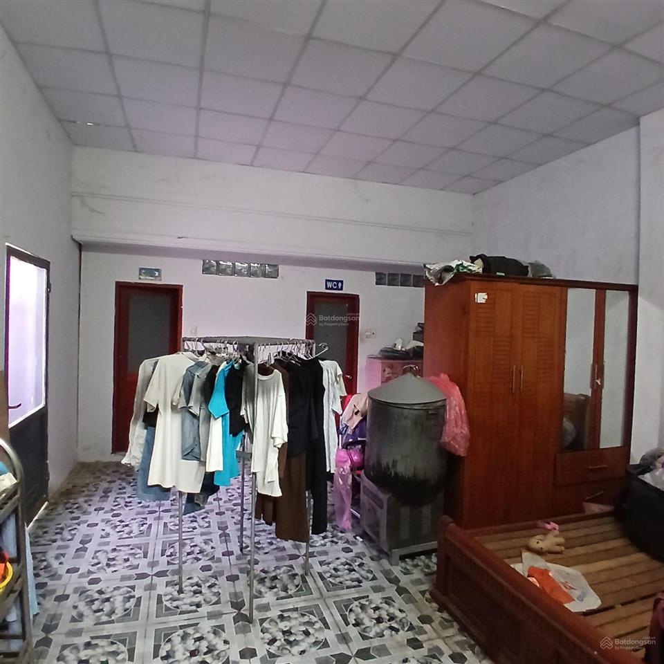 27 tỷ 300 thương lượng, đất + nhà, diện tích  100m2 thổ cư + 600 m2 đất trồng cây = 700 m2.