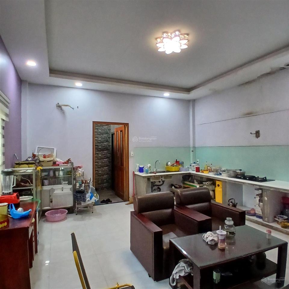 27 tỷ 300 thương lượng, đất + nhà, diện tích  100m2 thổ cư + 600 m2 đất trồng cây = 700 m2.