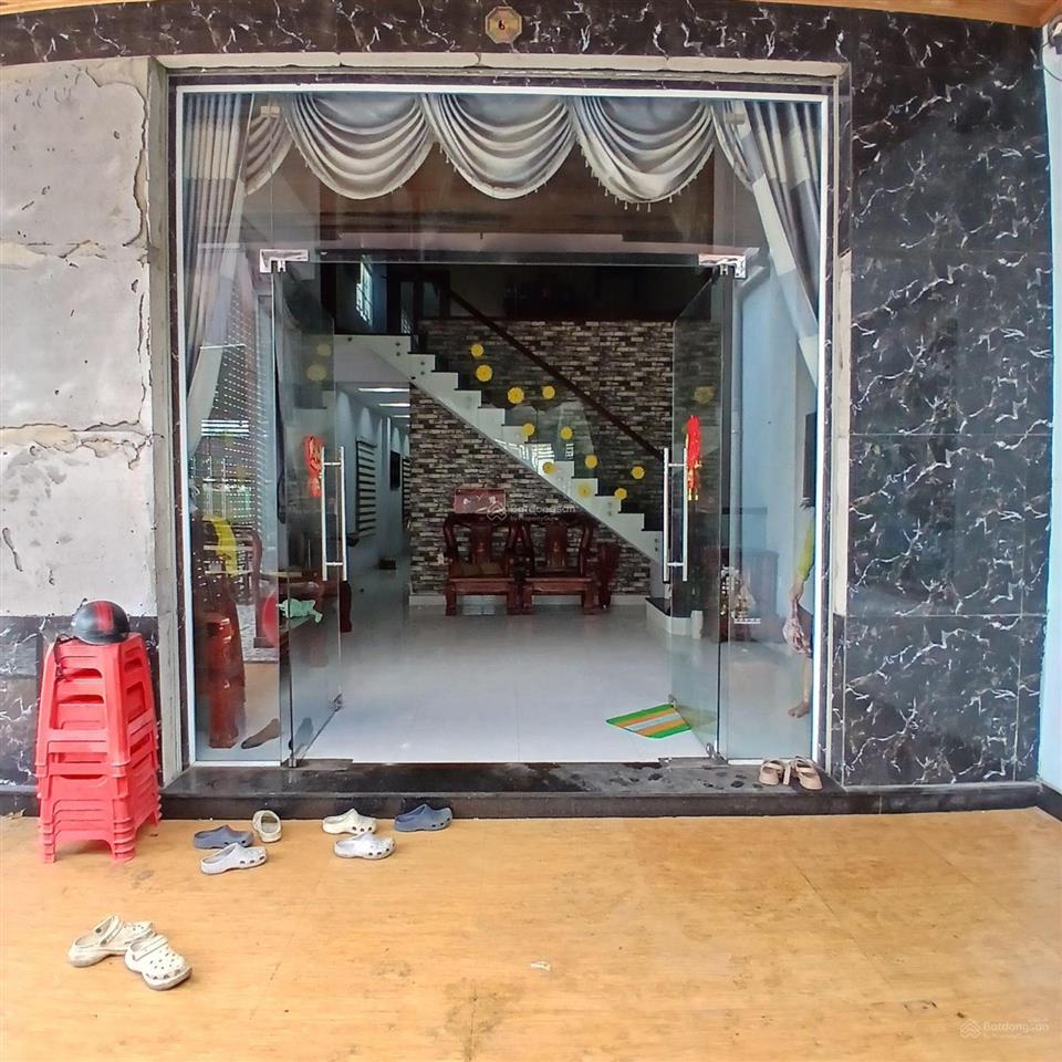 27 tỷ 300 thương lượng, đất + nhà, diện tích  100m2 thổ cư + 600 m2 đất trồng cây = 700 m2.