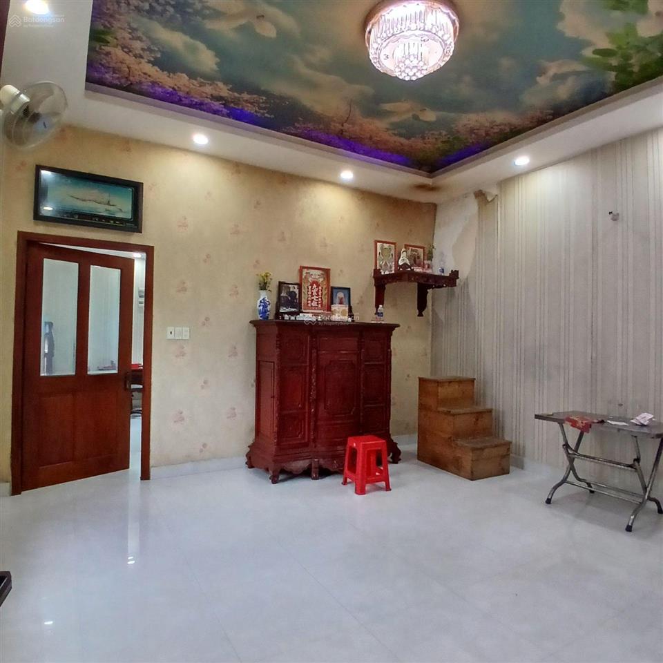 27 tỷ 300 thương lượng, đất + nhà, diện tích  100m2 thổ cư + 600 m2 đất trồng cây = 700 m2.