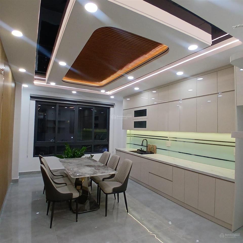 10 tỷ 150 thương lượng, nhà 6 tầng mới thang máy, đường 8 mét thông, diện tích  4 x 17