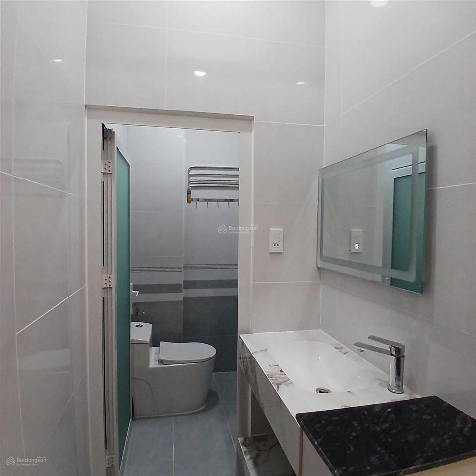 10 tỷ 150 thương lượng, nhà 6 tầng mới thang máy, đường 8 mét thông, diện tích  4 x 17