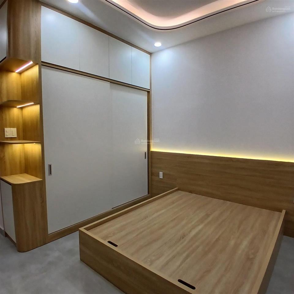 10 tỷ 150 thương lượng, nhà 6 tầng mới thang máy, đường 8 mét thông, diện tích  4 x 17