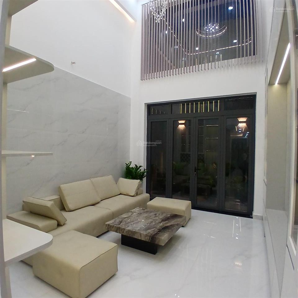 10 tỷ 150 thương lượng, nhà 6 tầng mới thang máy, đường 8 mét thông, diện tích  4 x 17