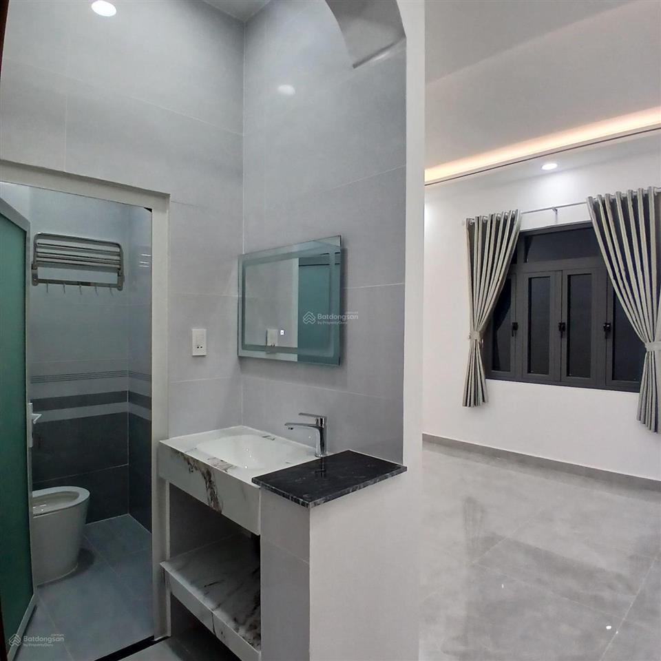 10 tỷ 150 thương lượng, nhà 6 tầng mới thang máy, đường 8 mét thông, diện tích  4 x 17