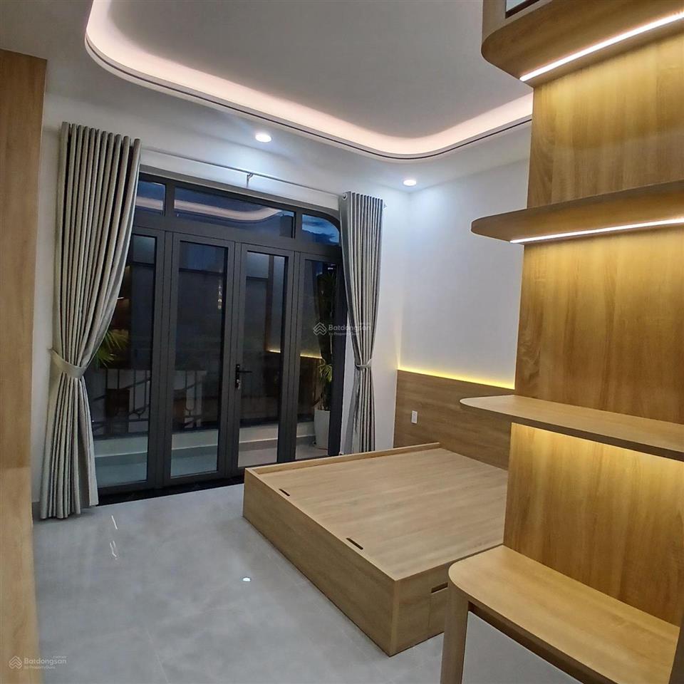 10 tỷ 150 thương lượng, nhà 6 tầng mới thang máy, đường 8 mét thông, diện tích  4 x 17