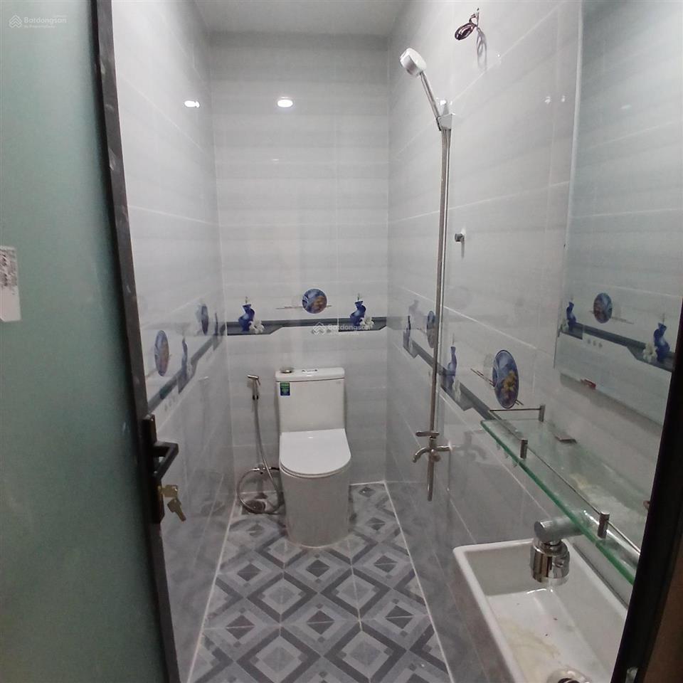 3 tỷ 700 thương lượng, nhà 2 tầng mới mặt tiền kinh doanh