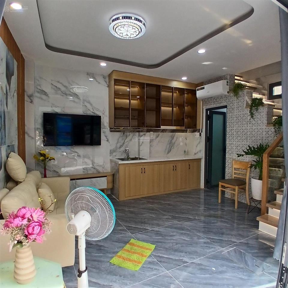 3 tỷ 700 thương lượng, nhà 2 tầng mới mặt tiền kinh doanh