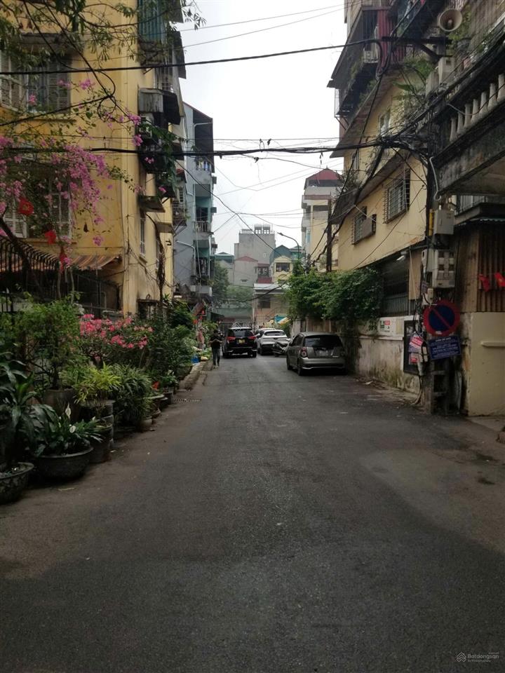 Nhà liền kề, khu ăn ninh tốt, dân trí thức, oto vào tận nhà. nhà chính chủ. khu trung ương