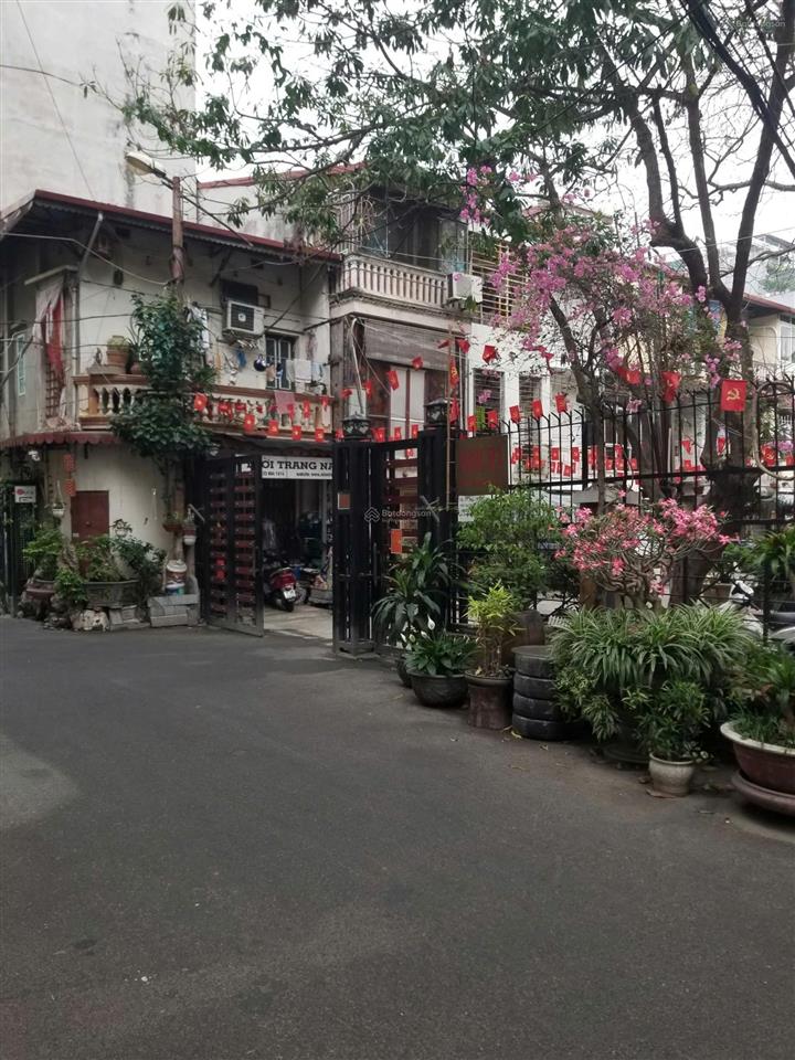 Nhà liền kề, khu ăn ninh tốt, dân trí thức, oto vào tận nhà. nhà chính chủ. khu trung ương