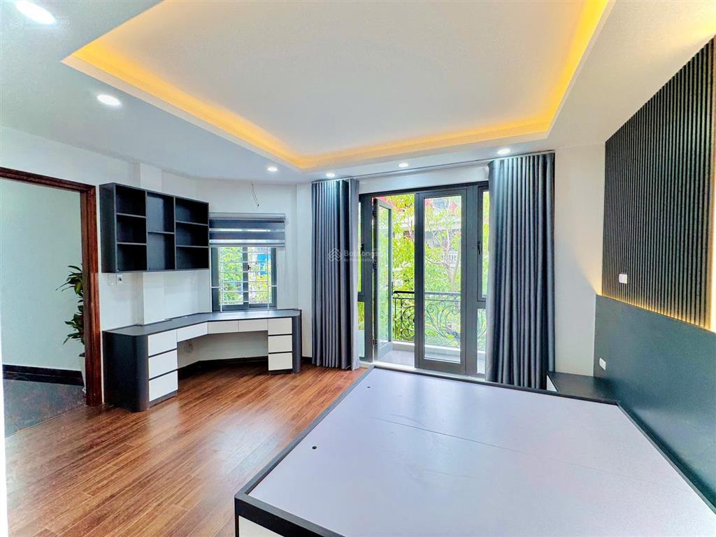 Lô góc  view hồ  gần đền lừ 54m2 thang máy chỉ hơn 11 tỷ xây mới full đồ