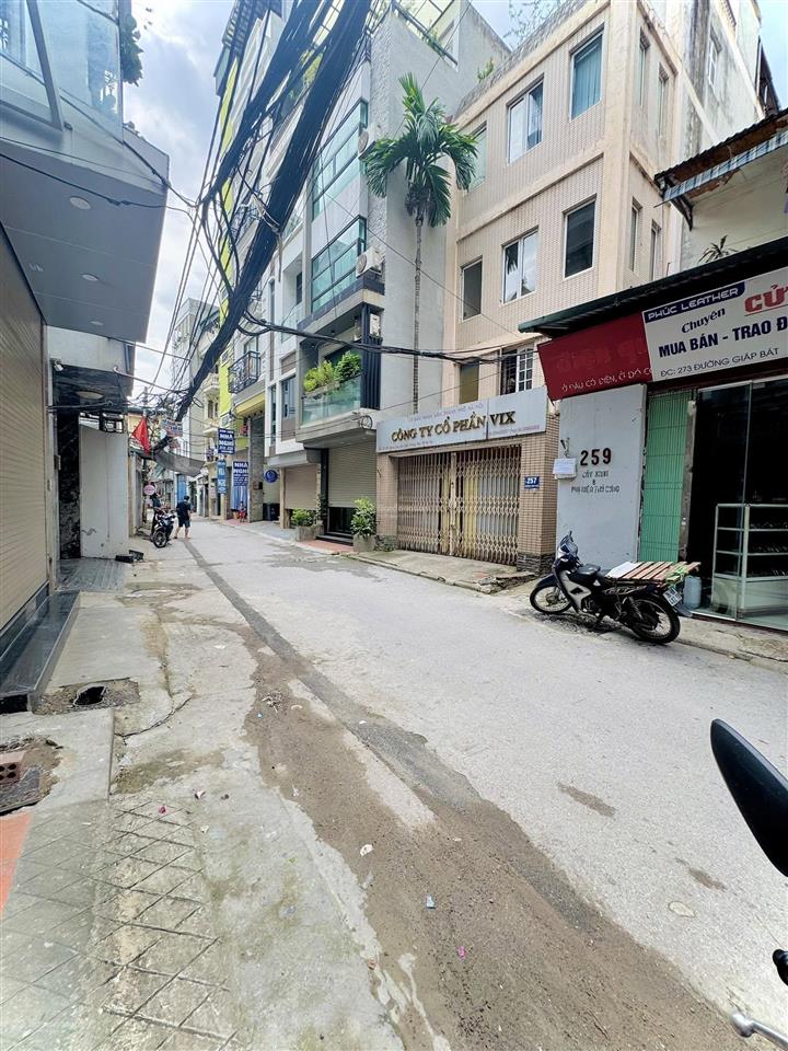 Mặt phố giáp bát 6 tầng thang máy mới coong 55m2 hơn 22 tỷ. thương lượng sâu