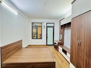Bán nhà 31m2 x 5 tầng giá 6.6 tỷ ngõ trước nhà hơn 2m