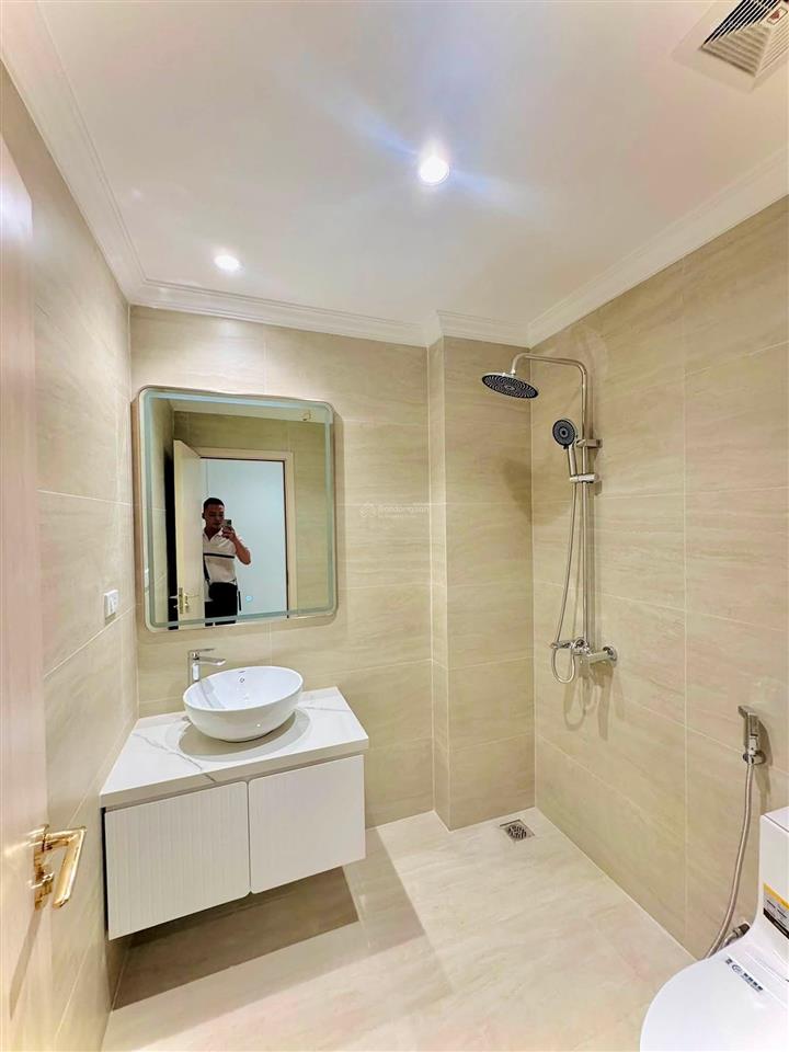 Phân lô phố giáp bát 45m2 x 6 tầng thang máy full đồ ở luôn giá nào cũng bán