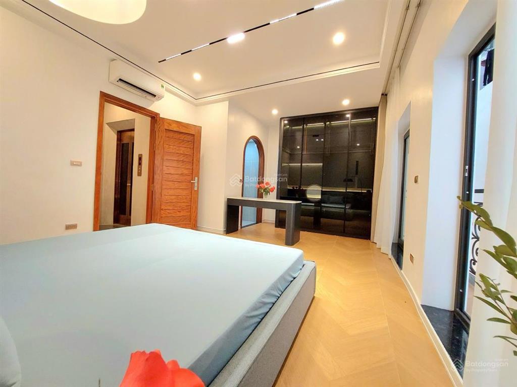 Phân lô gara ô tô đền lừ gần 50m2 x 7 tầng thang máy full đồ mới tinh