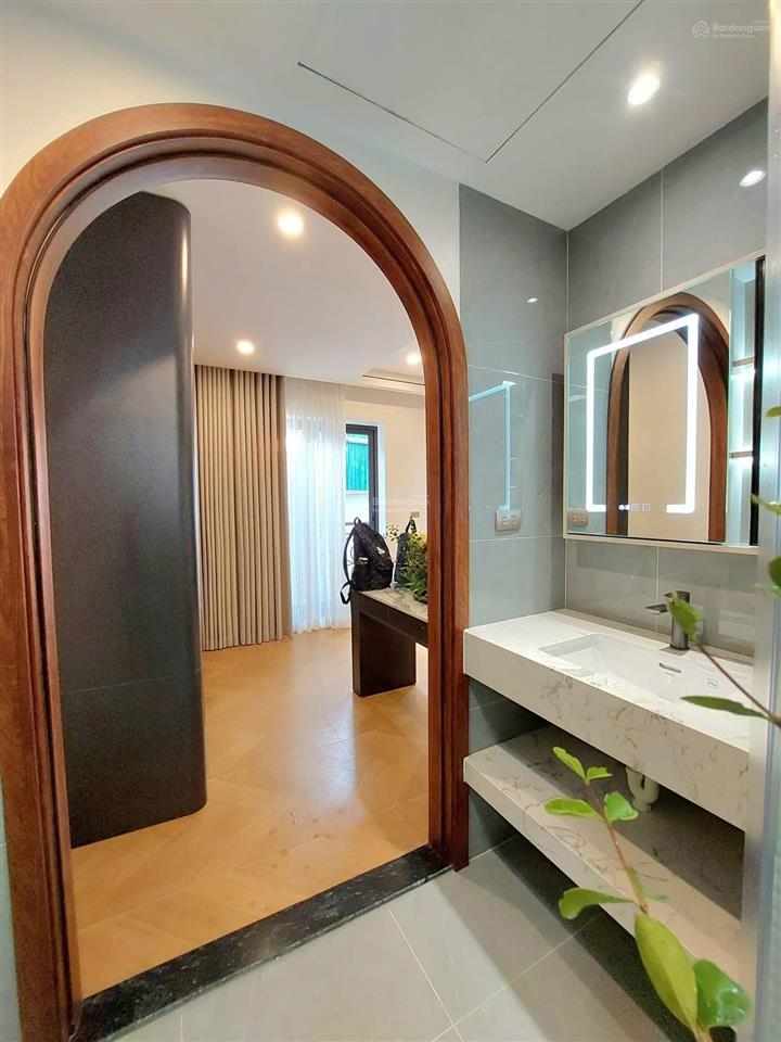 Phân lô gara ô tô đền lừ gần 50m2 x 7 tầng thang máy full đồ mới tinh