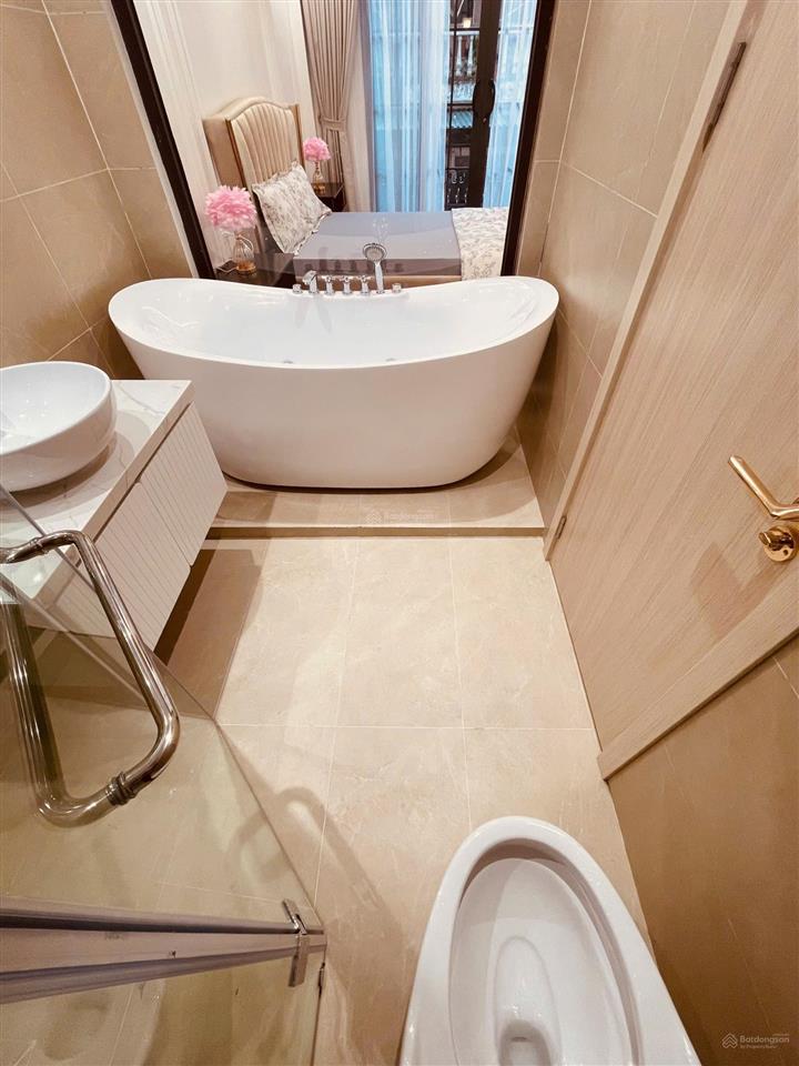 Gara ô tô  7 tầng thang máy ngõ 299 hoàng mai  45m2 mt 4.1m giá 20 tỷ