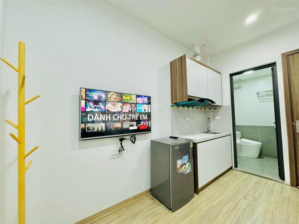 Trung tâm nguyễn khang  yên hoà full đồ  cửa sổ tháng 7 đủ điều kiện ở
