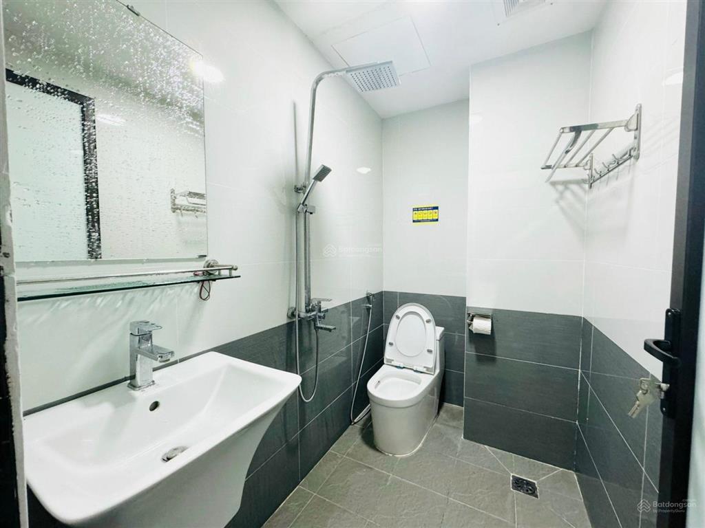 Trung tâm nguyễn khang  yên hoà full đồ  cửa sổ tháng 7 đủ điều kiện ở