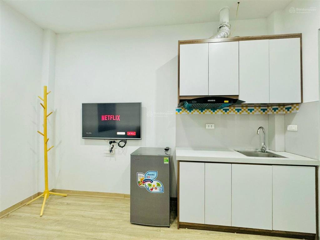 Trung tâm nguyễn khang  yên hoà full đồ  cửa sổ tháng 7 đủ điều kiện ở