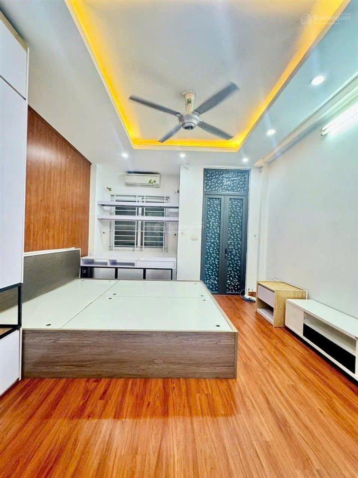 Bán nhà đình thôn chỉ 7tỉ.x dân xây 30m2  6 tầng  ngõ 3 gác thẳng đẹp  ô tô đầu ngõ có nội thất