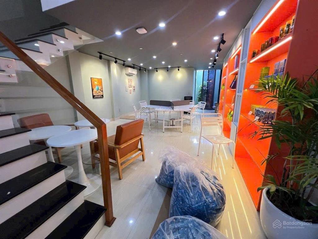 Bán nhà 3 tầng mặt tiền ngô huy diễn, dòng tiền 20tr/tháng, gần cầu hòa xuân