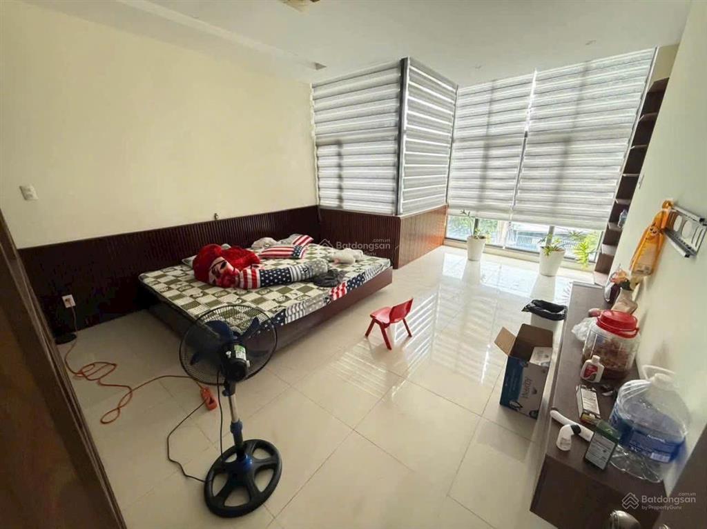 Cho thuê nhà 5 tầng mt lê quảng chí, 6pn, có thang máy, full nội thất, hòa xuân, đà nẵng