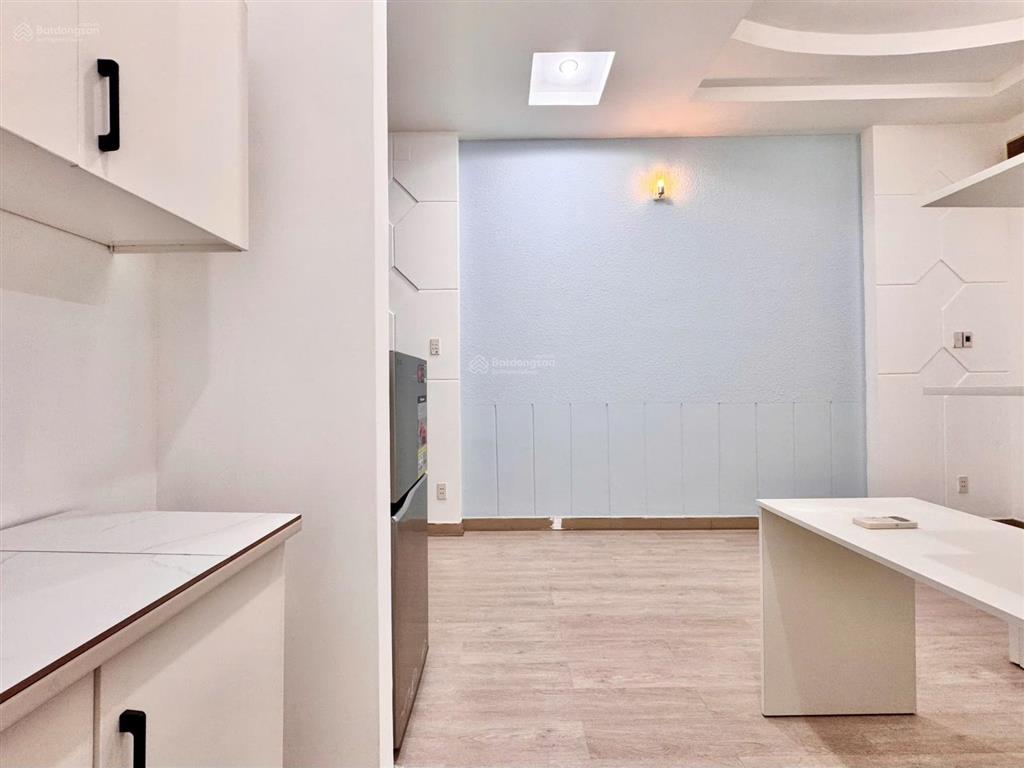 Cho thuê phòng trọ sát đường cộng hòa, full nội thất, miễn phí vận chuyển đồ đạc