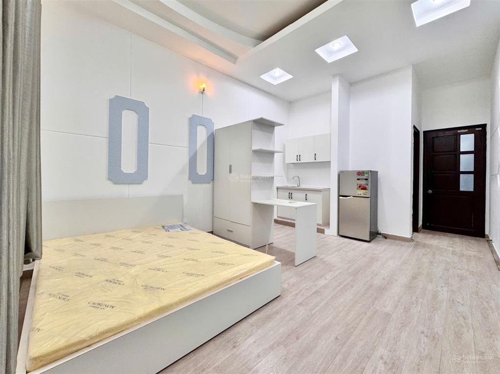 Cho thuê phòng trọ sát đường cộng hòa, full nội thất, miễn phí vận chuyển đồ đạc