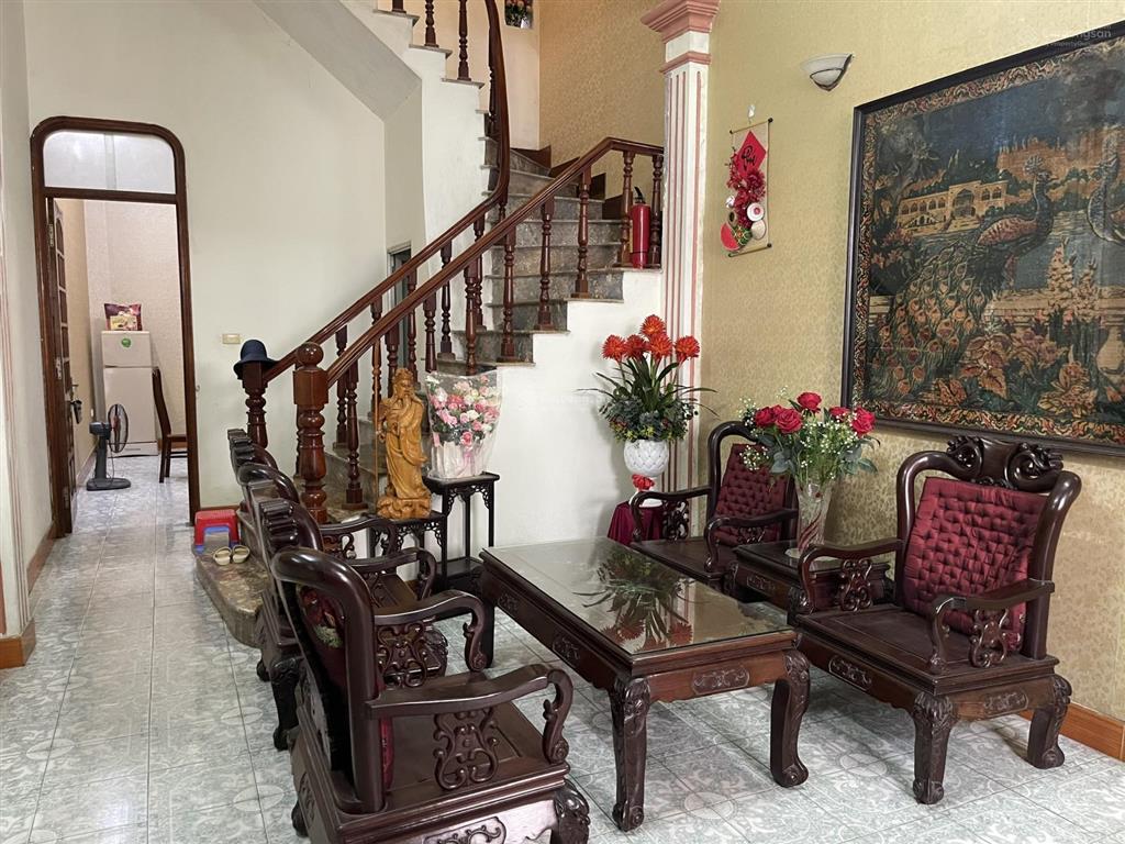 Chính chủ cần bán nhà phố bồ đề  vị trí đẹp  5 phút lái xe vào trung tâm thành phố hà nội