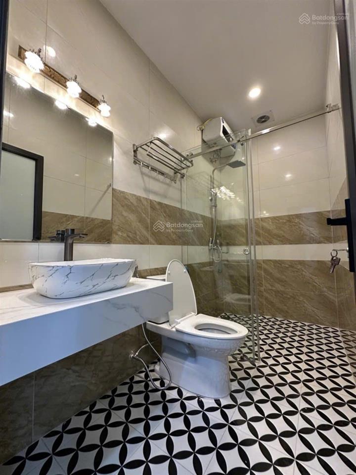 Bán nhà trường chinh, vị trí tốt, kd đỉnh, ngõ 2 tô tránh, phân lô bàn cờ, dt 52m2 x 5 tầng 17 tỷ