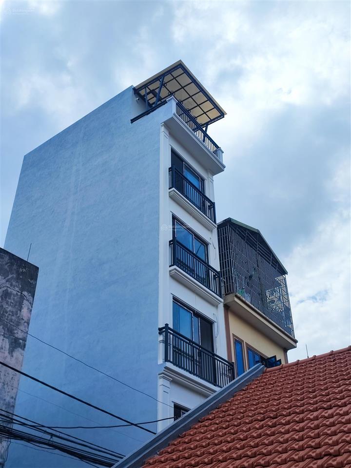 Bán nhà mặt phố kinh doanh, mới xây 6 tầng+1 tum thang máy, nội thất hiện đại hợp với gia đình trẻ