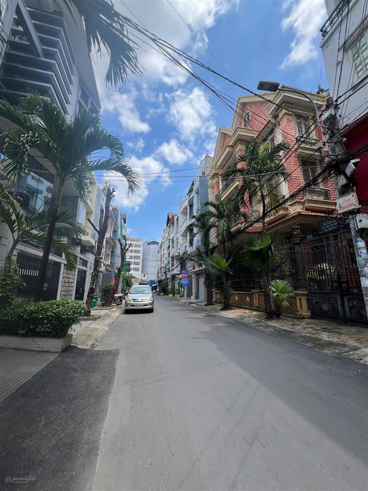 Bán nhà riêng tại 68, út tịch, tân bình, 22 tỷ, 130m²  6 tầng thang máy.