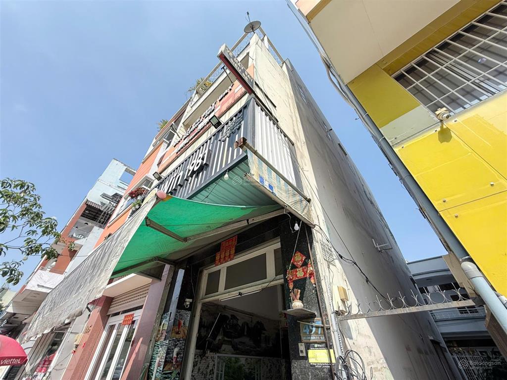 Bán nhà 3 mặt phố tại lạc long quân, 16 tỷ, 50m2, giá tốt! khu ngân hàng các bank lớn