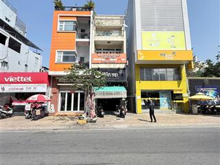 Bán nhà 3 mặt phố tại lạc long quân, 16 tỷ, 50m2, giá tốt! khu ngân hàng các bank lớn