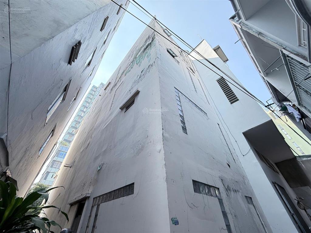 Bán nhà 3 mặt phố tại lạc long quân, 16 tỷ, 50m2, giá tốt! khu ngân hàng các bank lớn