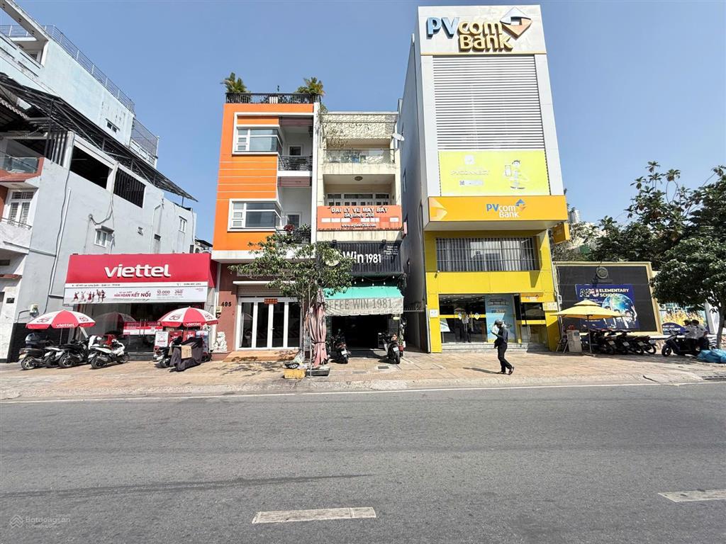 Bán nhà 3 mặt phố tại lạc long quân, 16 tỷ, 50m2, giá tốt! khu ngân hàng các bank lớn