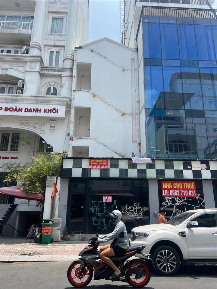 Hàng hiếm mặt tiền tại trần nhật duật, 30 tỷ, 71m2, nhà mặt phố ngang lớn đẹp ở quận 1, tp.hcm