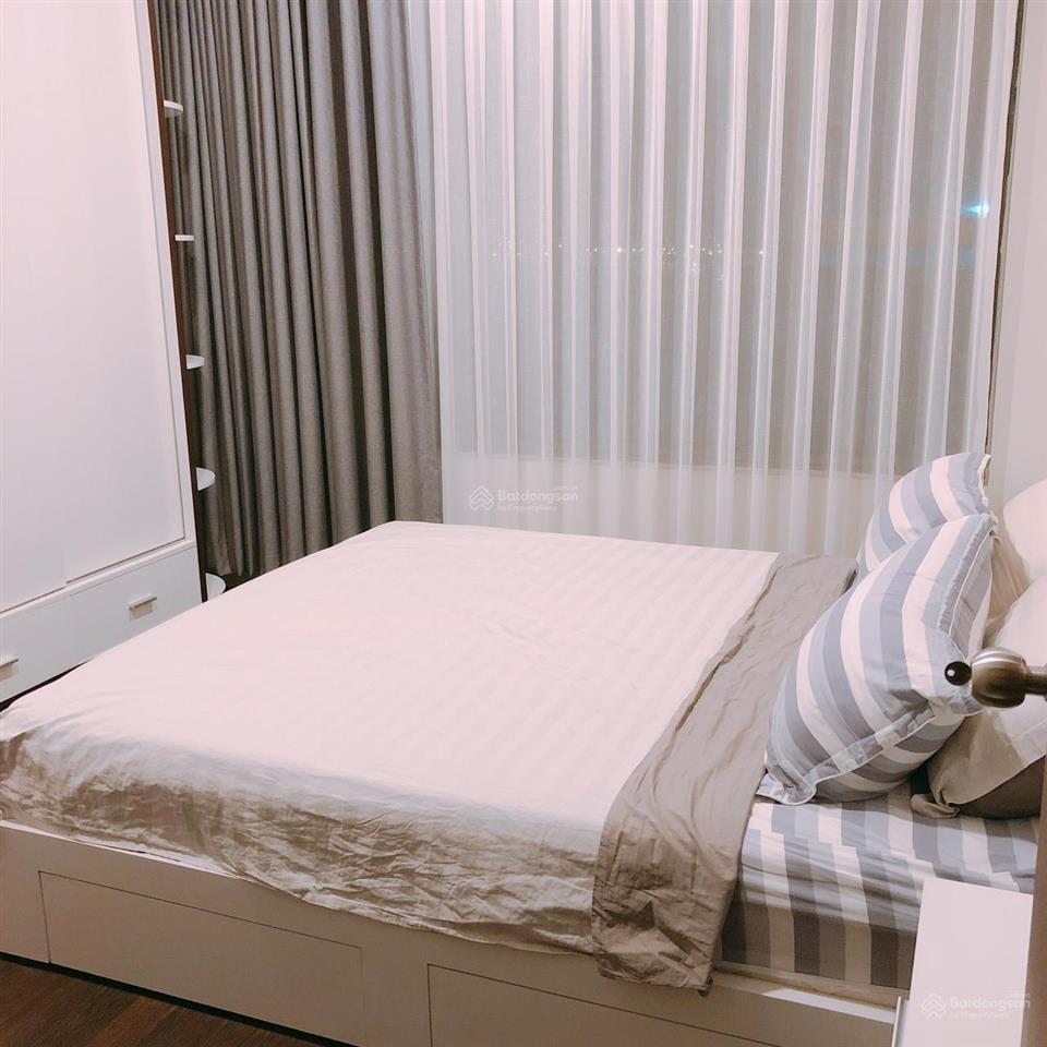 Cần bán căn hộ 3pn  2wc the tresor quận 4 giá tốt.  0909 024 ***